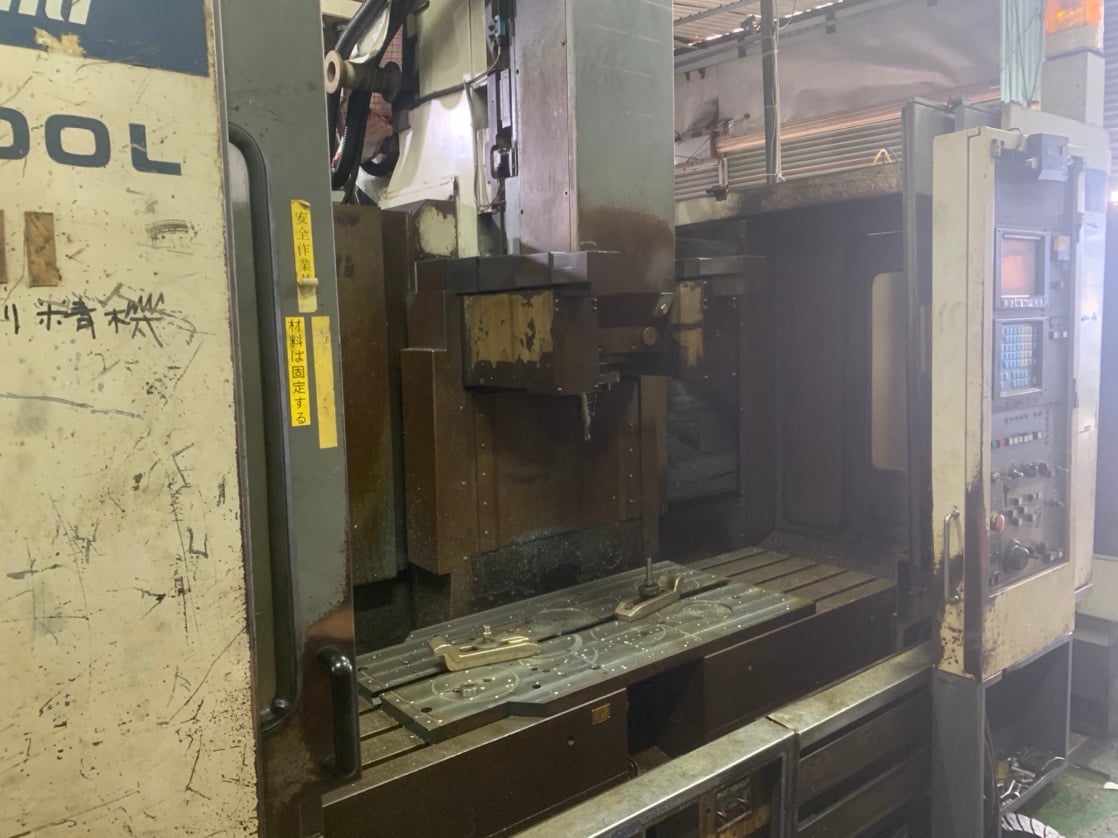 Vertical machining center machine 1.jpg